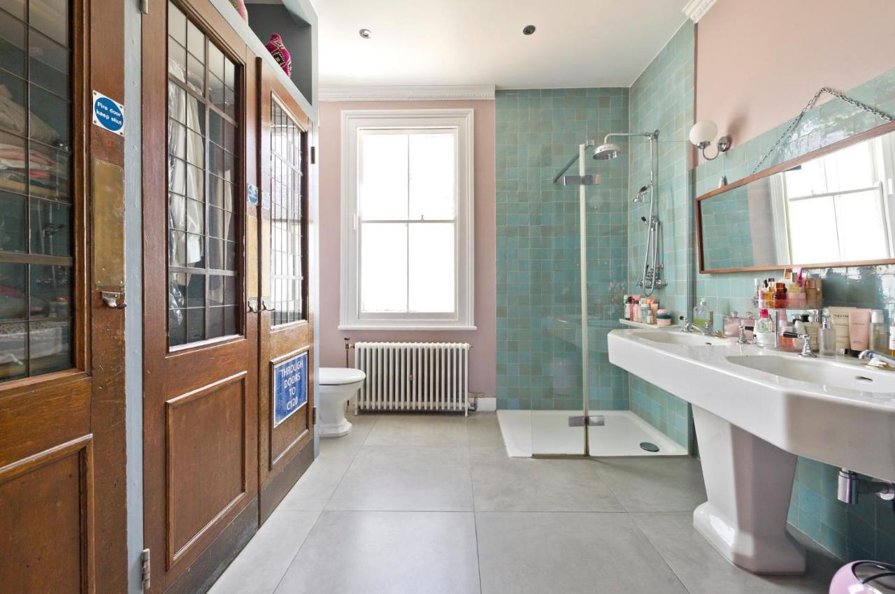 Вилла 3 Bed House In Fulham Лондон Экстерьер фото